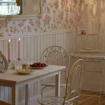 Marta 8 - House & Garden Külalistemaja