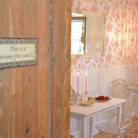 Marta 8 - House & Garden Külalistemaja