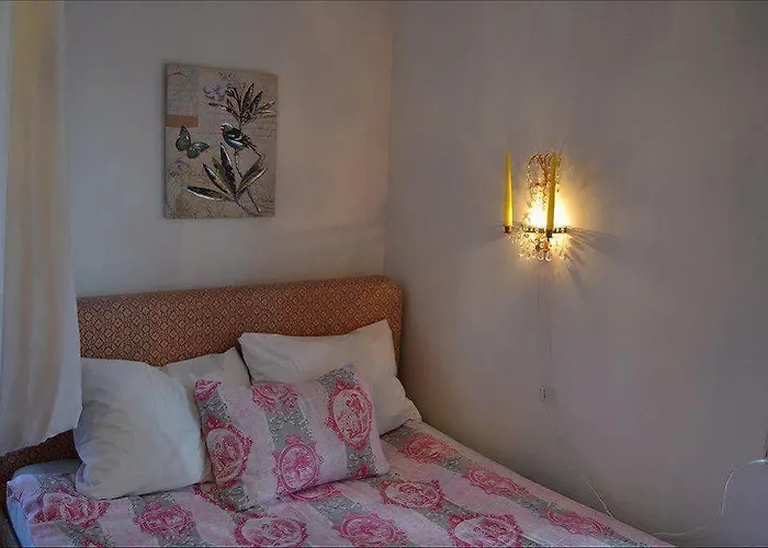 Marta 8 - House & Garden 2*