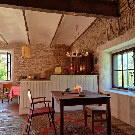 Gasthuis Marta 8 - House & Garden