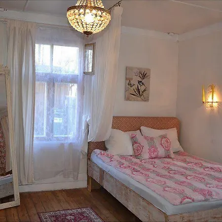 Marta 8 - House&garden Tallinn