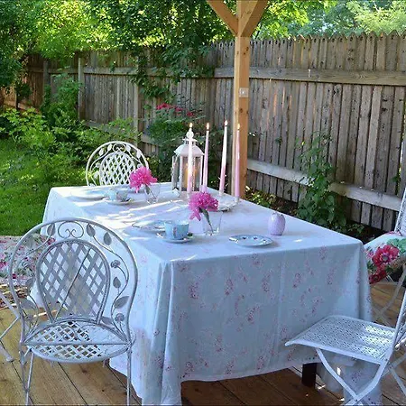 בית הארחה Marta 8 - House & Garden טאלין