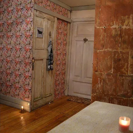 Marta 8 - House & Garden בית הארחה 2*