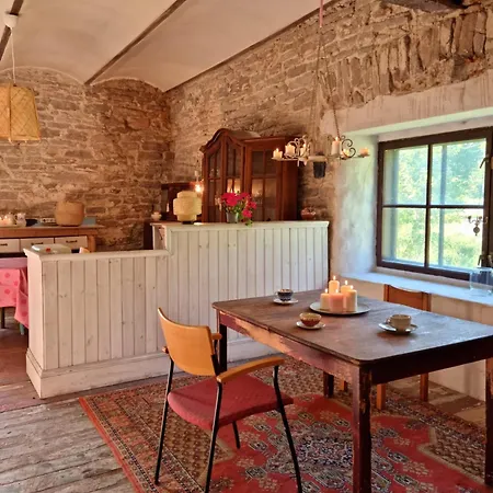 Marta 8 - House & Garden Pensionat 2*