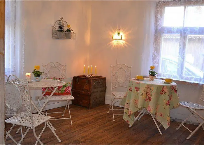 Marta 8 - House & Garden 2*